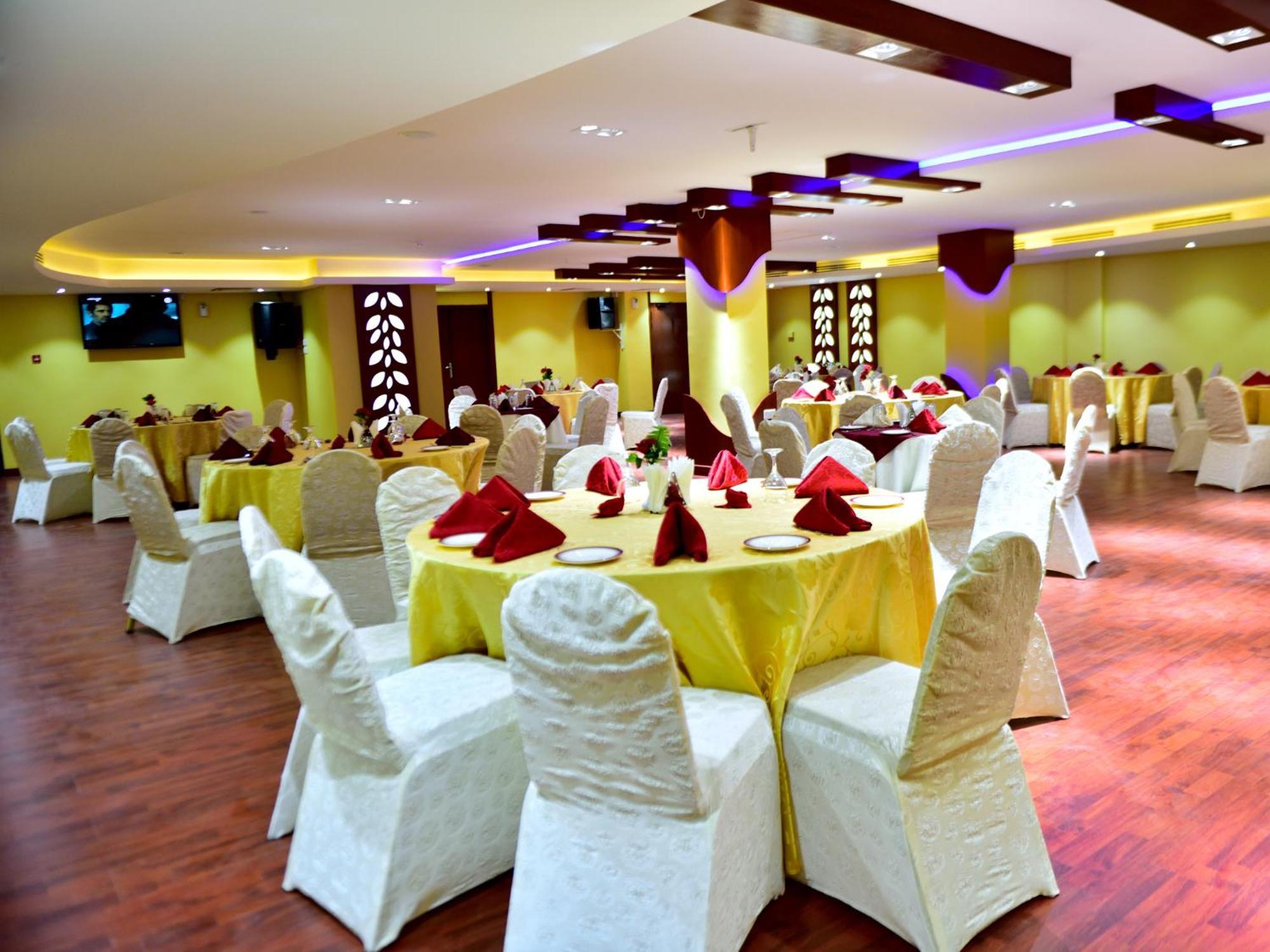 Al Bahjah Hotel Seeb Exterior photo